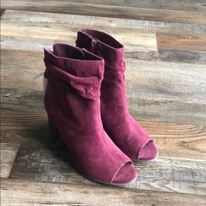 NWOT Breckelle’s Peep Toe Booties - 5.5